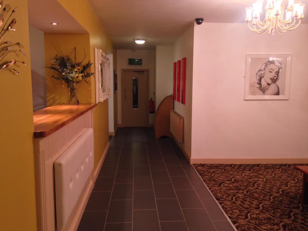 Strawberry Bank Hotel, Nec Meriden  Exterior foto